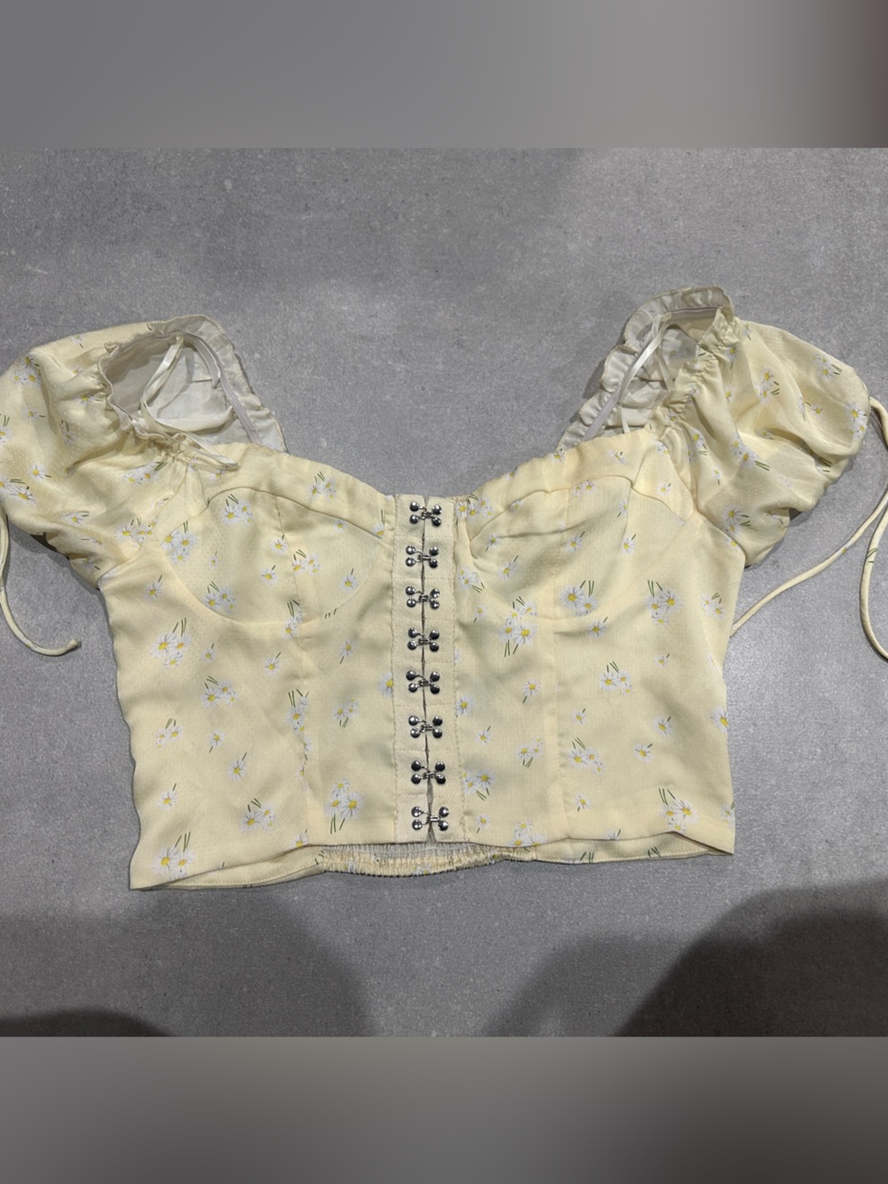 Princess Polly Pale Yellow Daisy Print Crop Top with Silver Hooks